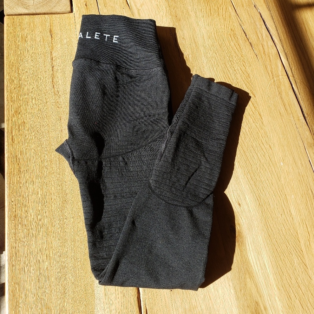 Alphalete revival6s leggings